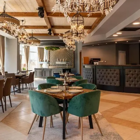 Hotel The