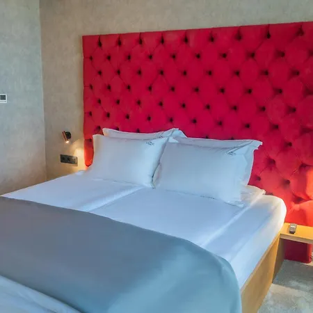 The Hotel 3*
