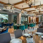 Hotel The 3*